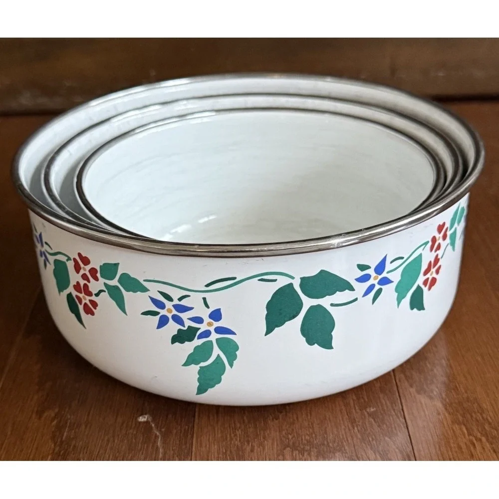 Vintage Set of 3 Kobe Kitchen Floral Enamel Metal Mixing Nesting Bowls JC Penney